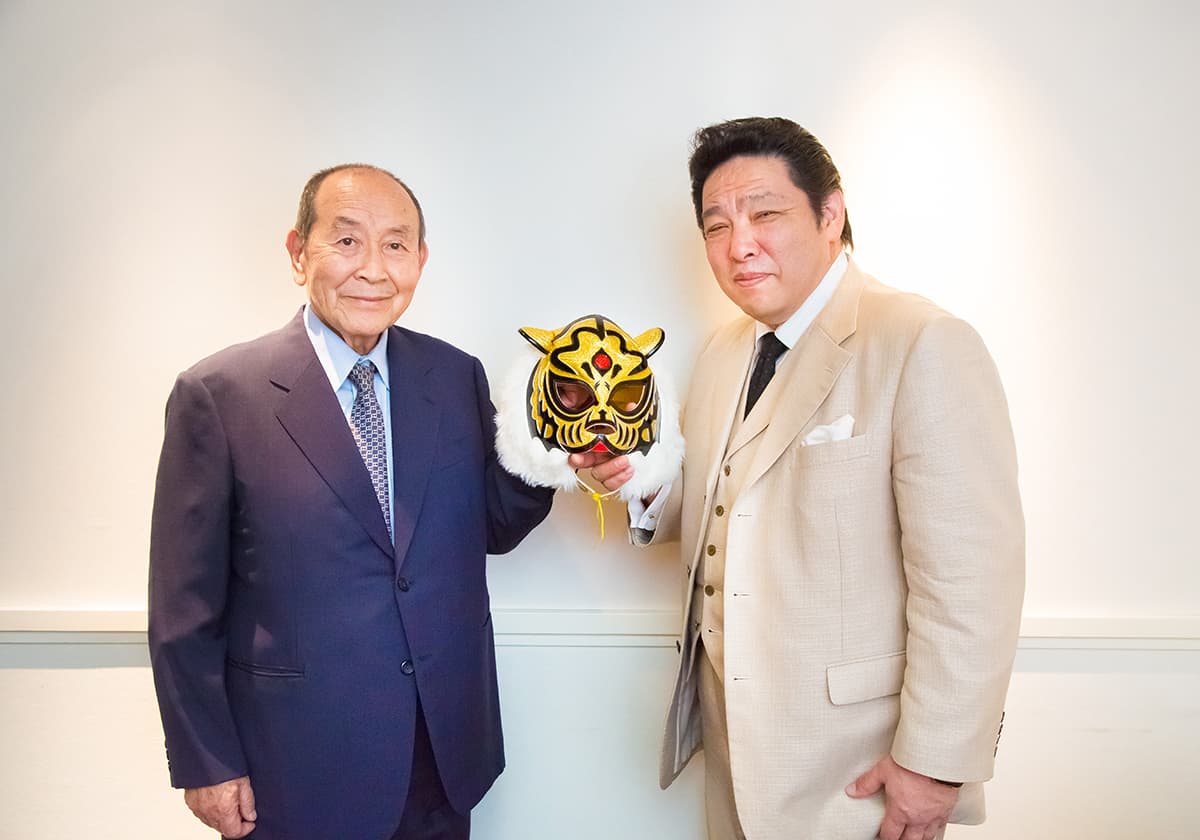 初代タイガーマスク・佐山サトル氏と新間寿氏